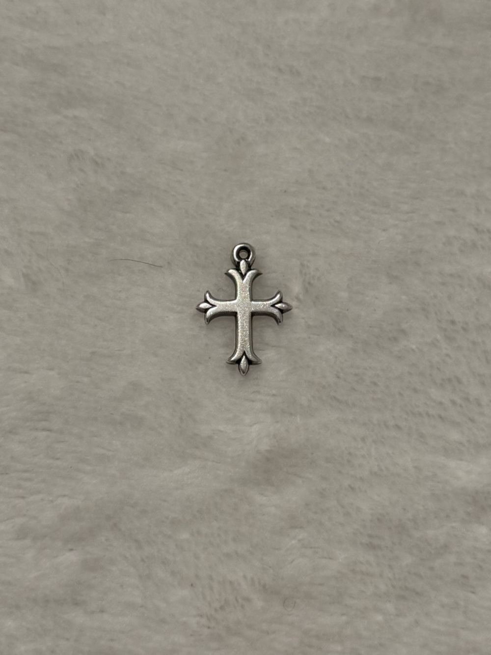 Retired James Avery Fleuree Cross charm